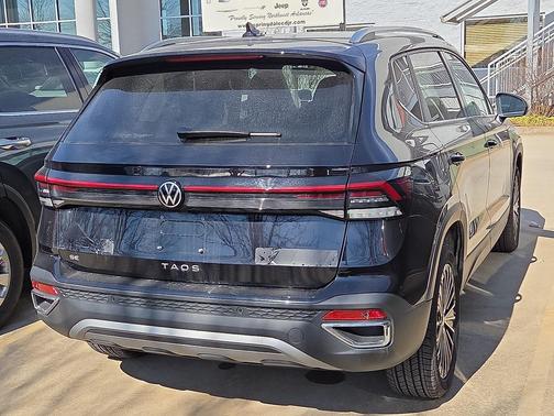2025 Volkswagen Taos 1.5T SE