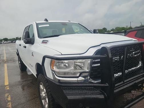 Bright White Clearcoat 2023 RAM 2500 Big Horn Crew Cab 4x4 6'4' Box