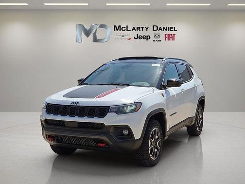 Bright White Clearcoat 2026 Jeep Compass Trailhawk