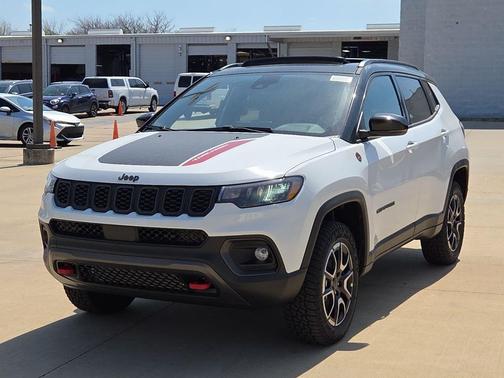 Bright White Clearcoat 2026 Jeep Compass Trailhawk
