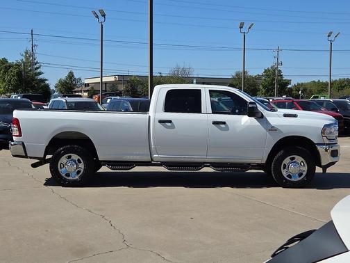 2023 RAM 2500 Tradesman Crew Cab 4x4 8' Box