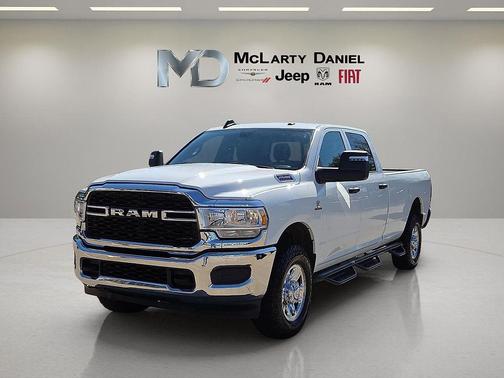 2023 RAM 2500 Tradesman Crew Cab 4x4 8' Box