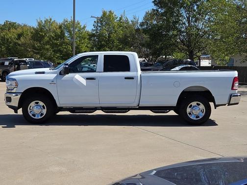 2023 RAM 2500 Tradesman Crew Cab 4x4 8' Box