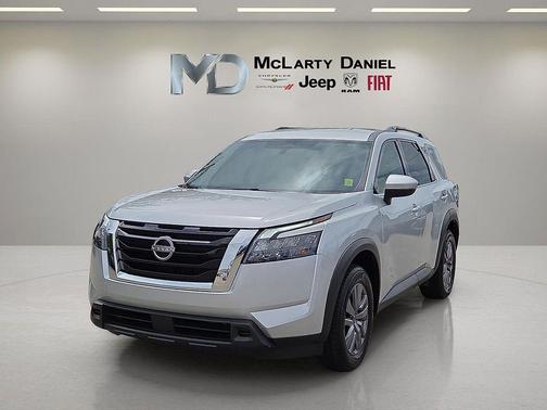 Brilliant Silver Metallic 2025 Nissan Pathfinder SV FWD