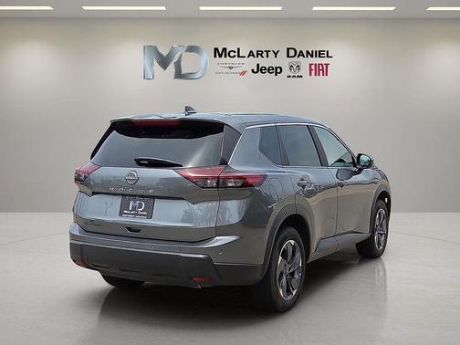 Gun Metallic 2025 Nissan Rogue SV