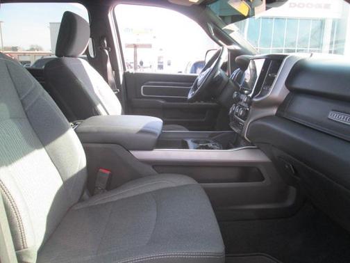 2020 RAM 2500 Big Horn Crew Cab 4X4 6'4' Box
