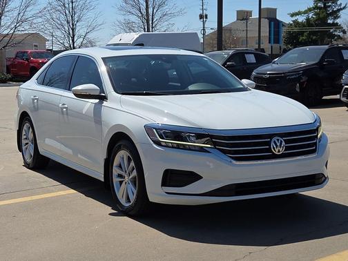 Pure White 2020 Volkswagen Passat 2.0T SE