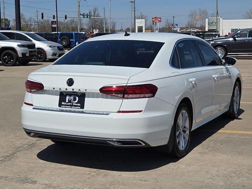 Pure White 2020 Volkswagen Passat 2.0T SE