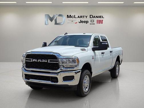 2024 RAM 2500 Tradesman Crew Cab 4x4 6'4' Box