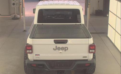 Bright White Clearcoat 2022 Jeep Gladiator Overland