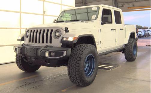 Bright White Clearcoat 2022 Jeep Gladiator Overland