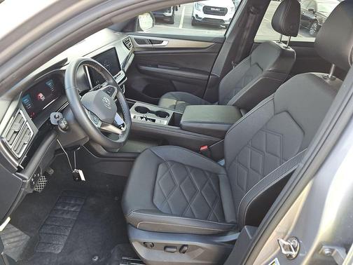 2024 Volkswagen Atlas Cross Sport 2.0T SE