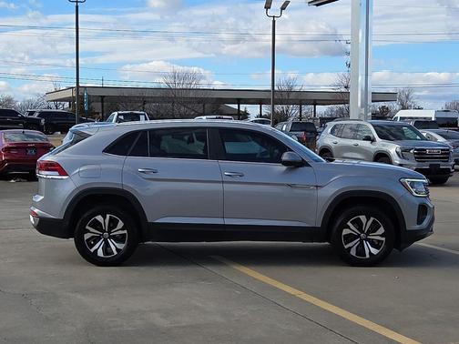 2024 Volkswagen Atlas Cross Sport 2.0T SE