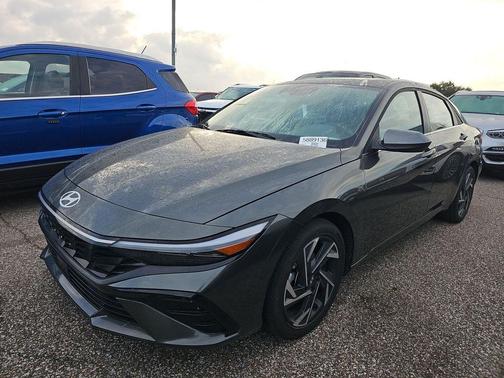 2025 Hyundai ELANTRA SEL