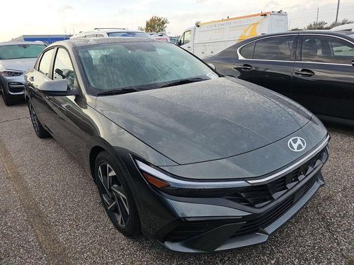 2025 Hyundai ELANTRA SEL