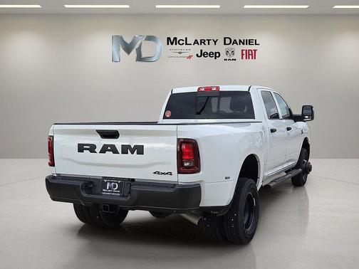 Bright White Clearcoat 2026 RAM 3500 Tradesman Crew Cab 4x4 8' Box