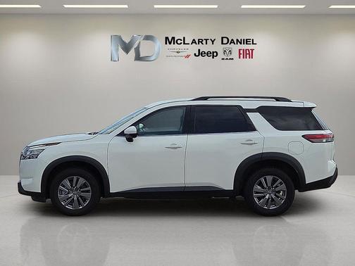 Glacier White 2025 Nissan Pathfinder SV FWD