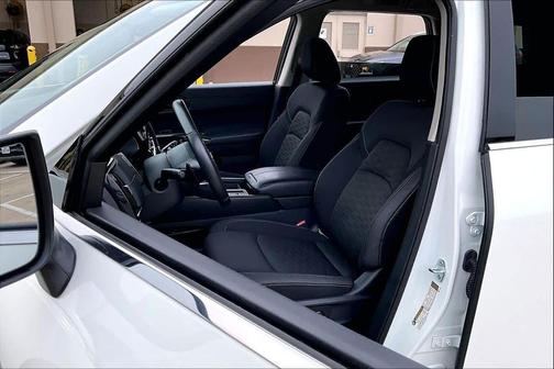 Glacier White 2025 Nissan Pathfinder SV FWD