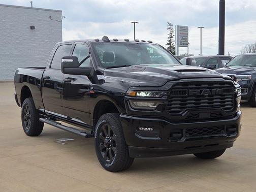 Diamond Black Crystal Pearlcoat 2026 RAM 2500 Black Express Crew Cab 4x4 6'4' Box