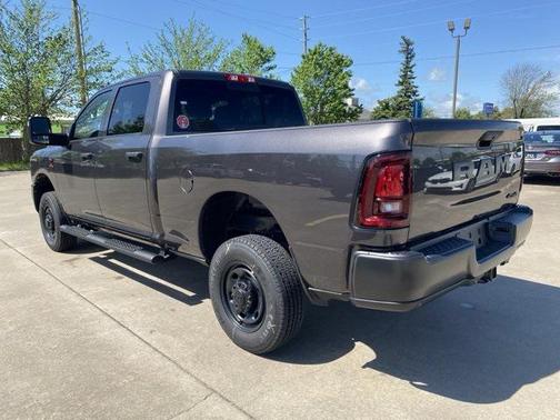 2025 RAM 2500 Tradesman Crew Cab 4x4 6'4' Box