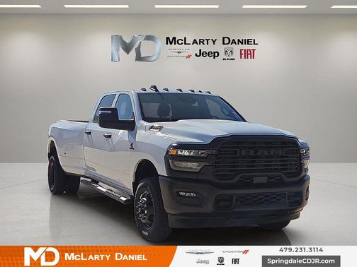 Bright White Clearcoat 2026 RAM 3500 Tradesman Crew Cab 4x4 8' Box