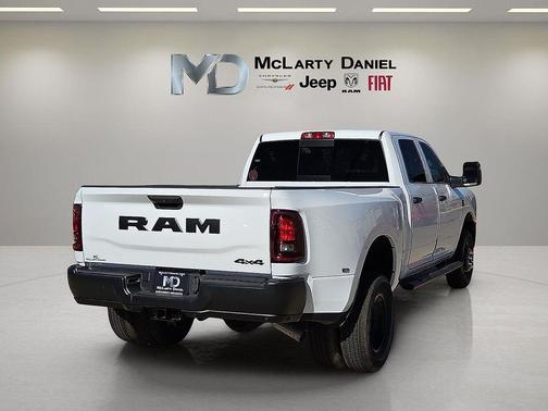 Bright White Clearcoat 2026 RAM 3500 Tradesman Crew Cab 4x4 8' Box
