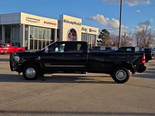 2024 RAM 3500 Limited Crew Cab 4x4 8' Box