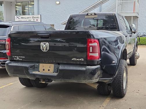 2024 RAM 3500 Limited Crew Cab 4x4 8' Box