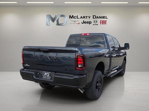 2026 RAM 2500 Tradesman Crew Cab 4x4 6'4' Box
