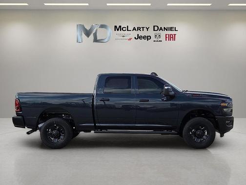 2026 RAM 2500 Tradesman Crew Cab 4x4 6'4' Box