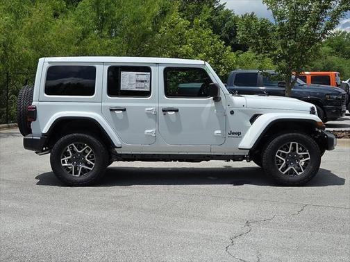 2025 Jeep Wrangler 4-Door Sahara 4x4