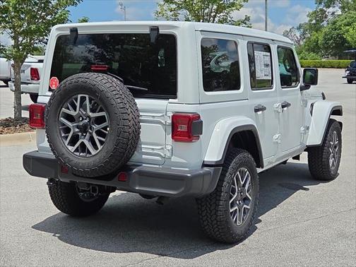 2025 Jeep Wrangler 4-Door Sahara 4x4