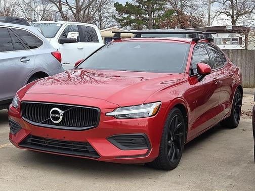 2020 Volvo S60 T6 Momentum