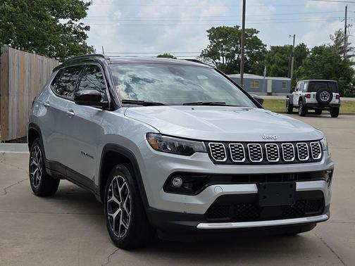 Silver Zynith Metallic Clearcoat 2025 Jeep Compass Limited