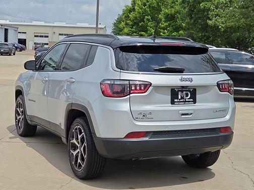 Silver Zynith Metallic Clearcoat 2025 Jeep Compass Limited