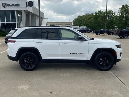 2024 Jeep Grand Cherokee Altitude