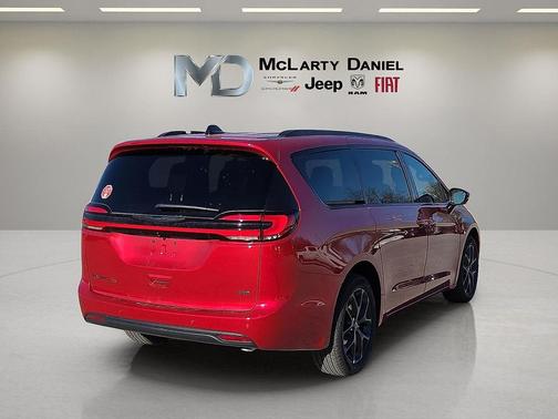 2026 Chrysler Pacifica L