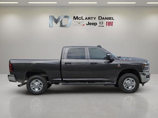 2025 RAM 2500 Tradesman Crew Cab 4x4 6'4' Box