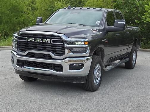 2025 RAM 2500 Tradesman Crew Cab 4x4 6'4' Box