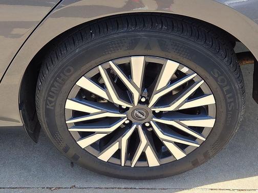 Gun Metallic 2025 Nissan Altima 2.5 SV