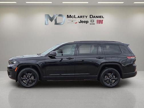 Diamond Black Crystal Pearlcoat 2021 Jeep Grand Cherokee L Altitude