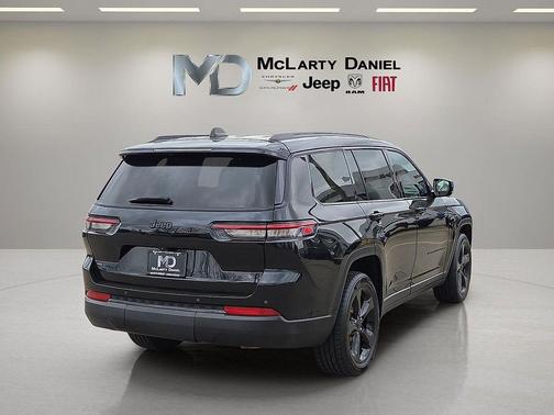 Diamond Black Crystal Pearlcoat 2021 Jeep Grand Cherokee L Altitude