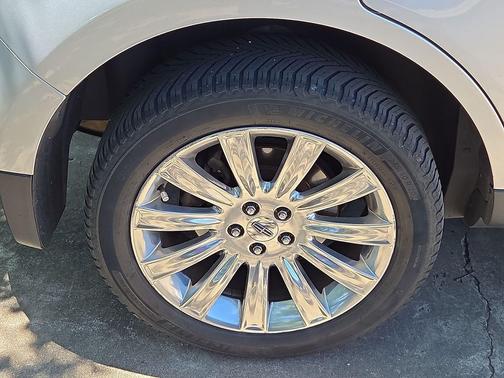 Ingot Silver Metallic 2015 Lincoln MKX Base