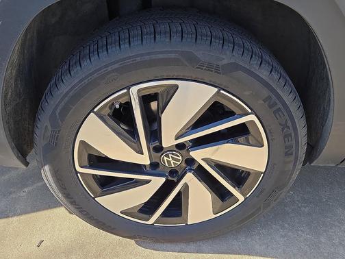 2024 Volkswagen Atlas 2.0T SE w/Technology 4MOTION