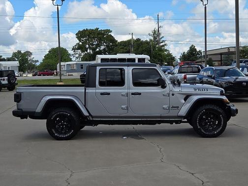 Billet Silver Metallic Clearcoat 2021 Jeep Gladiator Sport