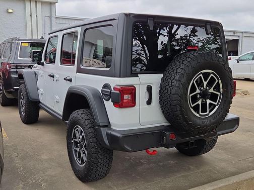 Bright White Clearcoat 2026 Jeep Wrangler Rubicon