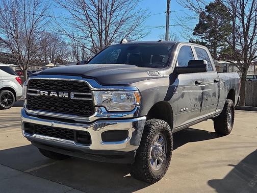 2022 RAM 2500 Tradesman Crew Cab 4x4 6'4' Box