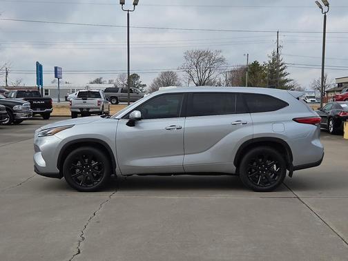 2023 Toyota Highlander L