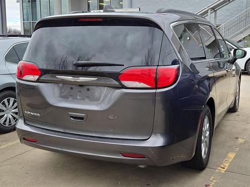 2021 Chrysler Voyager LXI