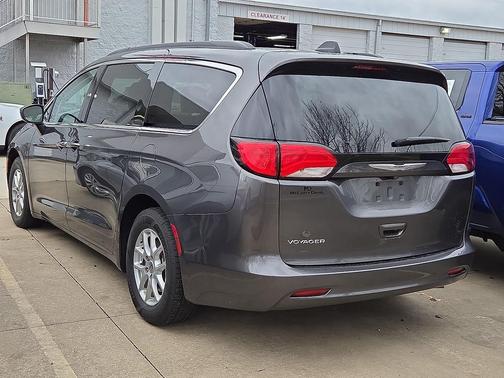 2021 Chrysler Voyager LXI